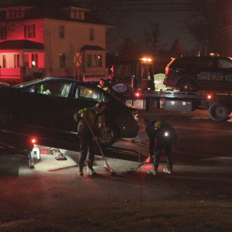 Deputies: Two flee scene of rollover crash in Henrietta