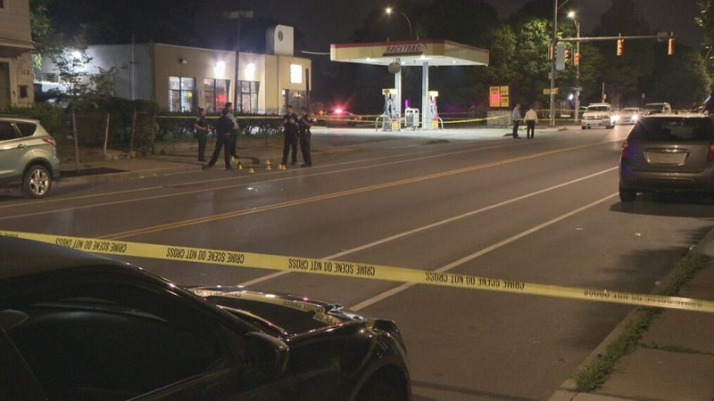 1 dead, 1 in critical condition after shooting on Lyell Avenue 1 dead, 1 in critical condition after shooting on Lyell Avenue