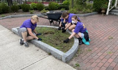 Elmira College’s freshman class participate in their first community service engagement at Eldridge Park