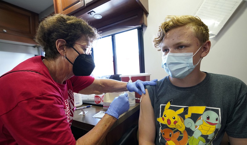 US health officials call for booster shots against COVID-19 US health officials call for booster shots against COVID-19