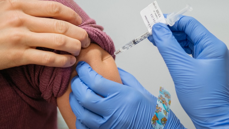 Teachers and staff will be required to show proof of vaccine or submit to weekly testing in New York State Teachers and staff will be required to show proof of vaccine or submit to weekly testing in New York State