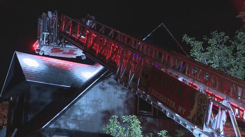 Rochester firefighters battle pair of fires within 20 minutes Rochester firefighters battle pair of fires within 20 minutes