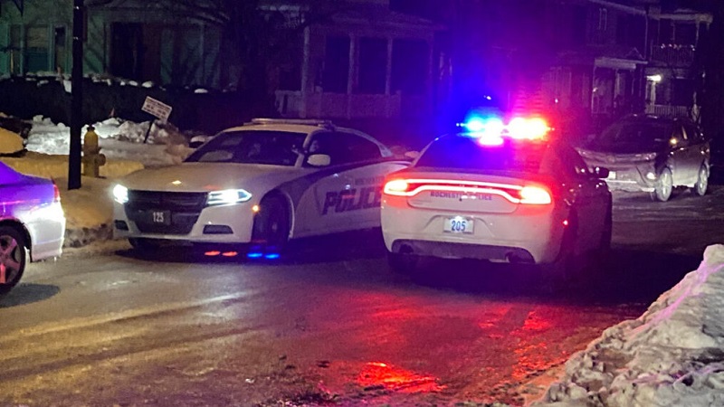 Suspects hit woman with car after trying to rob her Suspects hit woman with car after trying to rob her