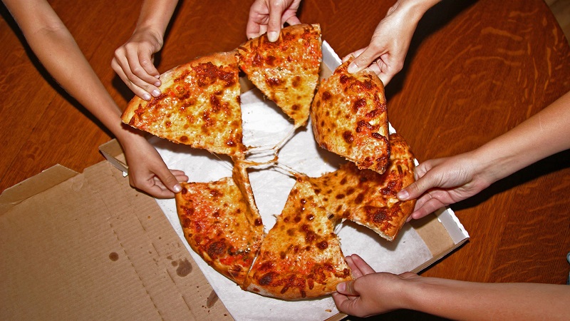 While gas prices increase Rochester pizzeria finds way around While gas prices increase Rochester pizzeria finds way around
